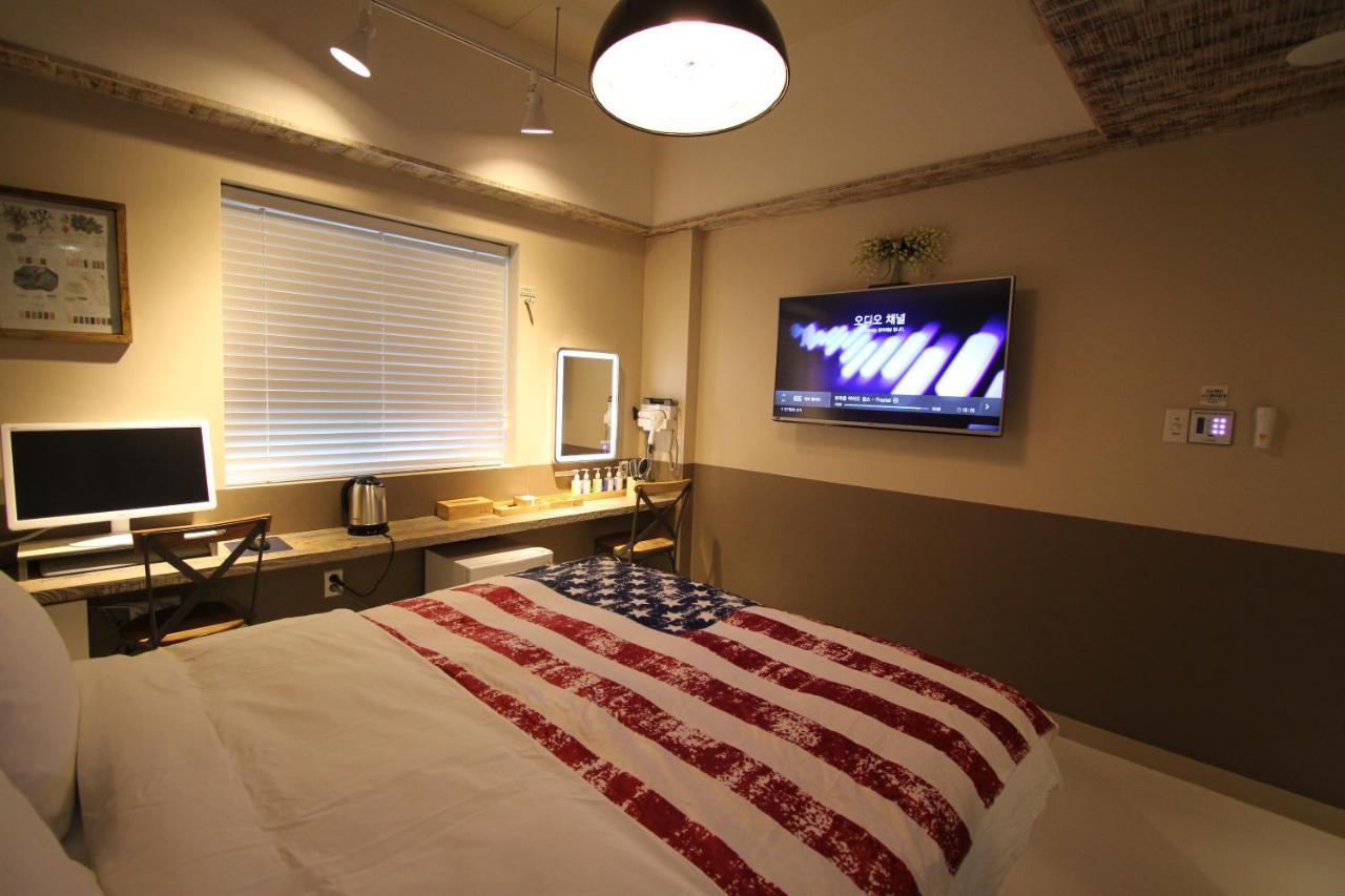 The First Snow Hotel Daegu Ngoại thất bức ảnh